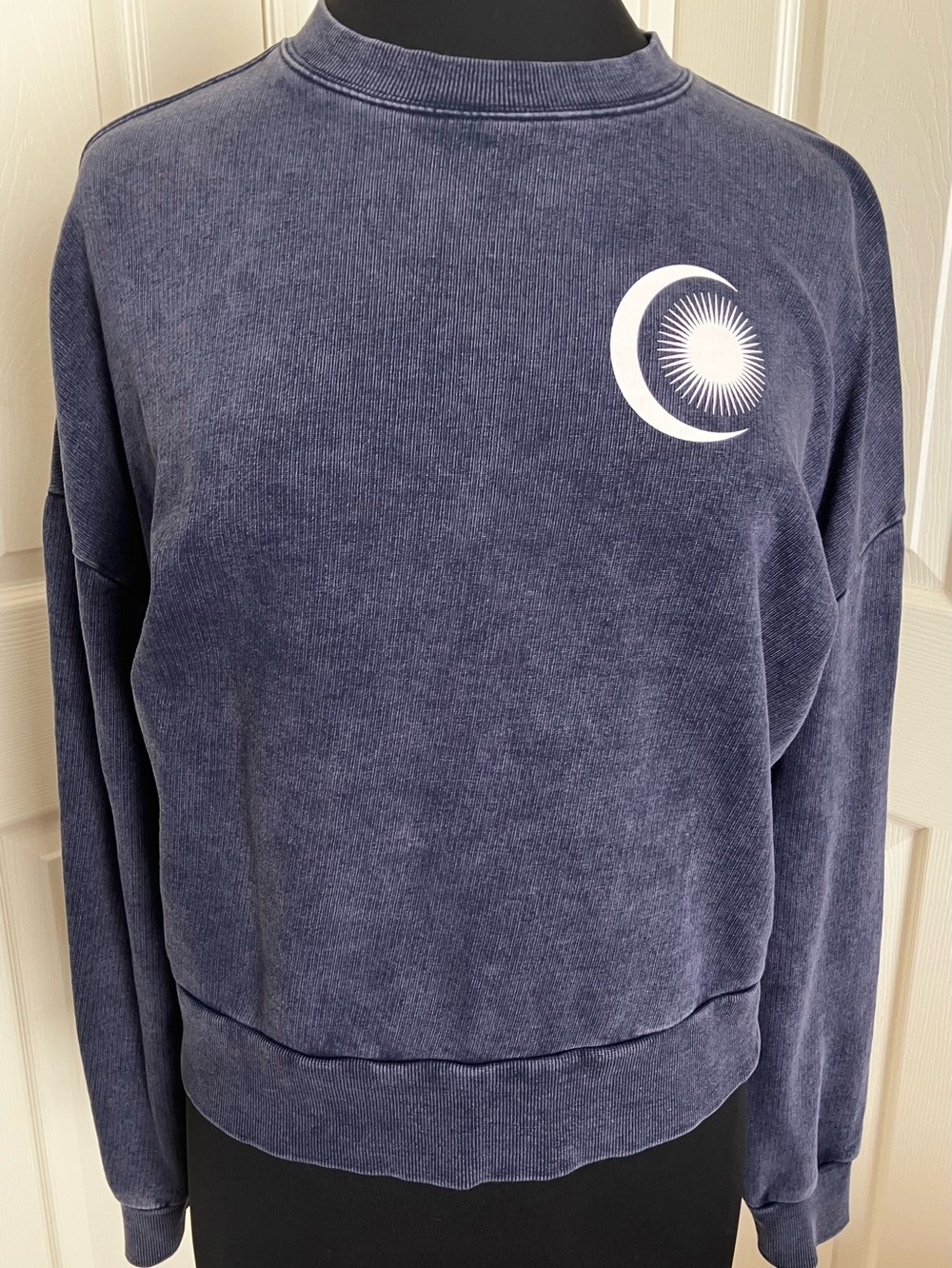 EUC Wildfox “Stardust Sommers” Cropped Crew Neck Sweatshirt Vintage Navy Sz. S